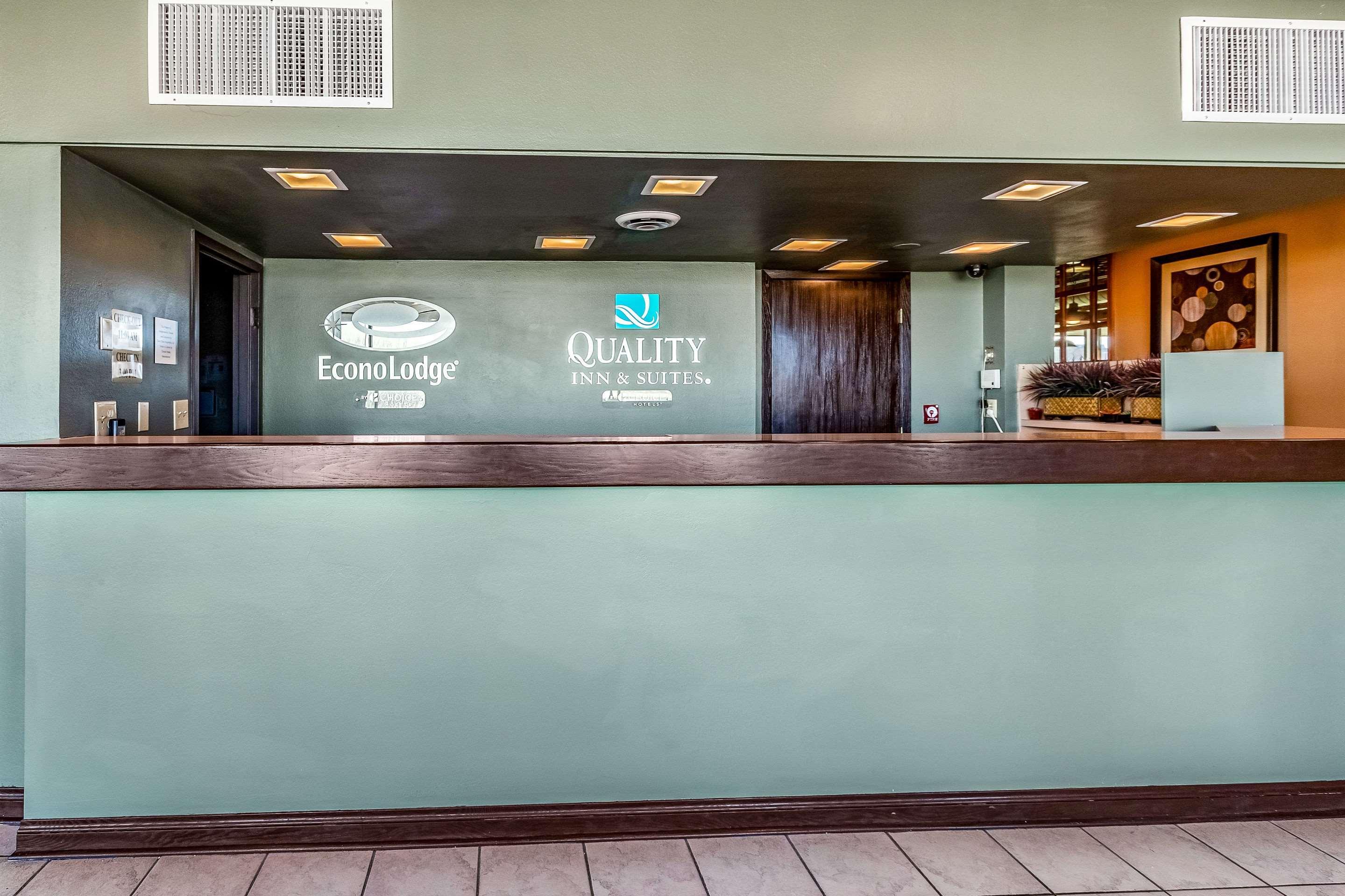 Quality Inn & Suites Albert Lea Exterior photo