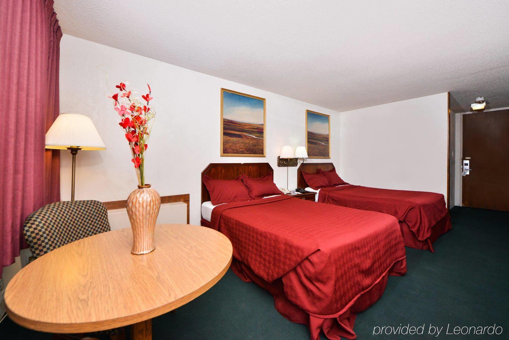 Quality Inn & Suites Albert Lea Exterior photo